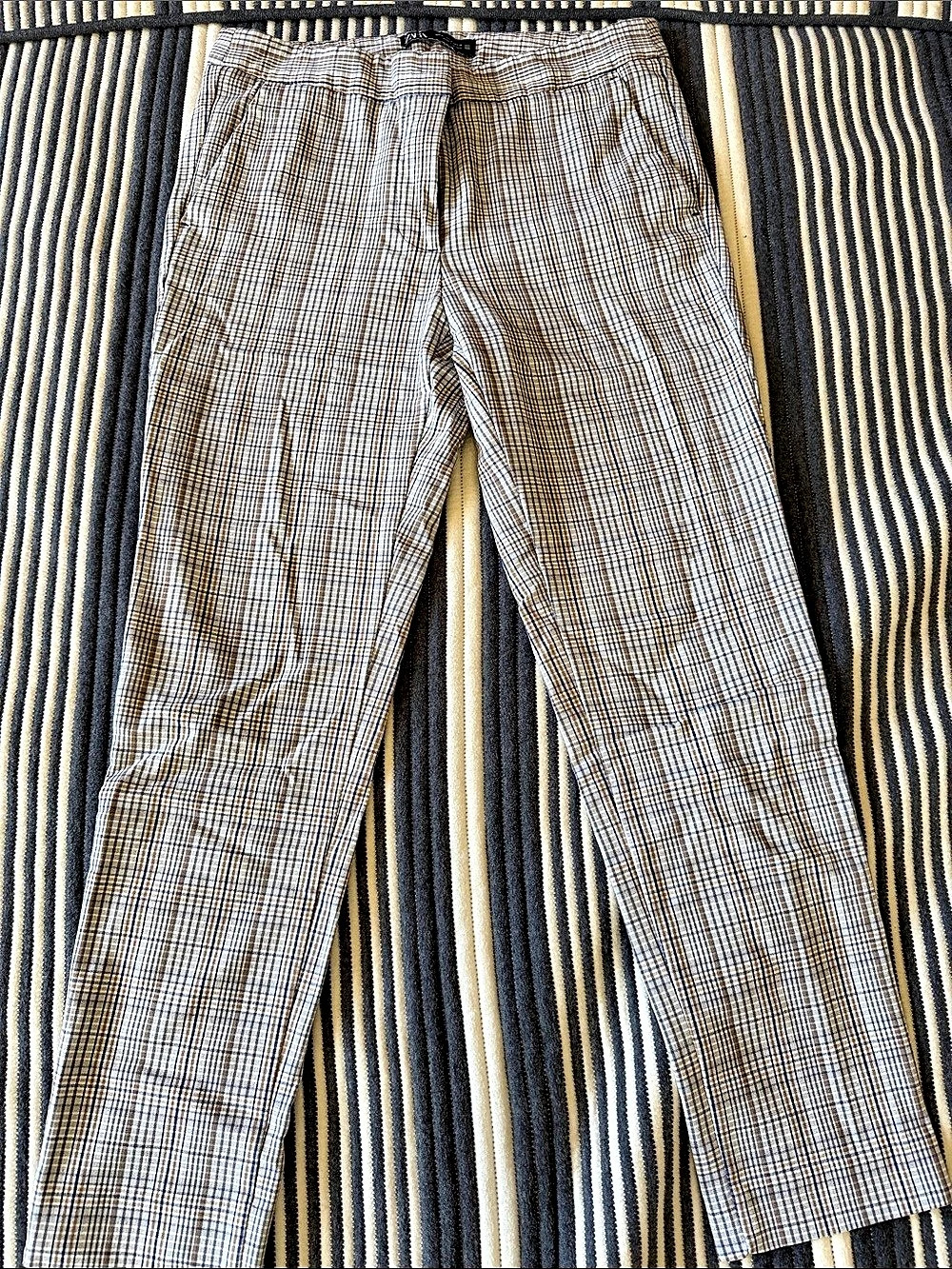 Zara Plaid Straight Leg Pants in Brown & White Like New